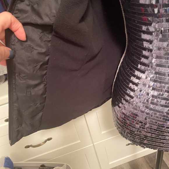3/$30 Lighter weight black vest with dot pattern fleece lining - Picture 3 of 7